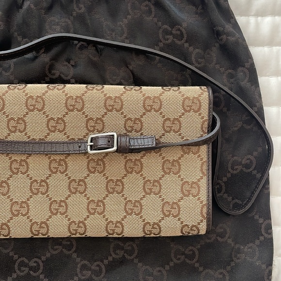 VINTAGE GUCCI GG CANVAS BAMBO BAR CLUTCH - Picture 5 of 10